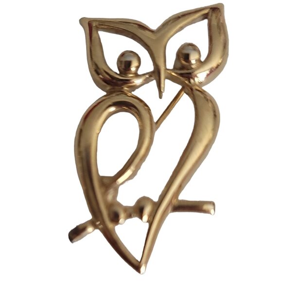 Trifari Crown Over T Gold Tone Open Design Owl Brooch Pin, Signed - Picture 1 of 6